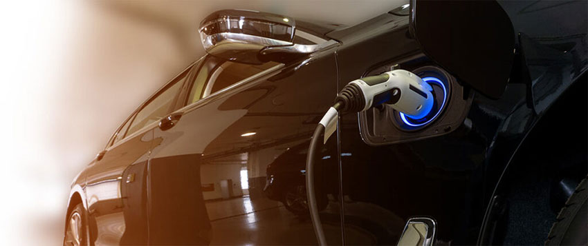 Car-Charging-Batteries-Tablet